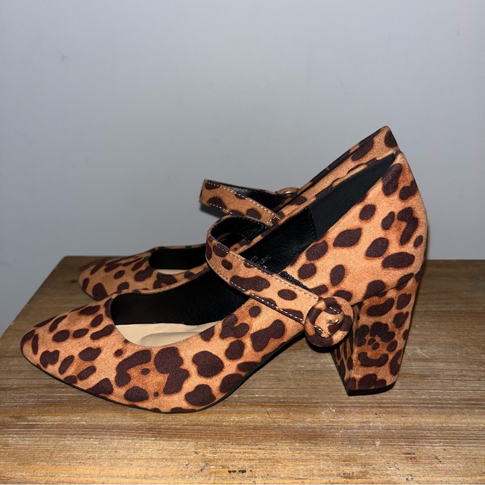 Chic Brown and Black Heels with Mary Jane Design Size 8 - Picture 3 of 9